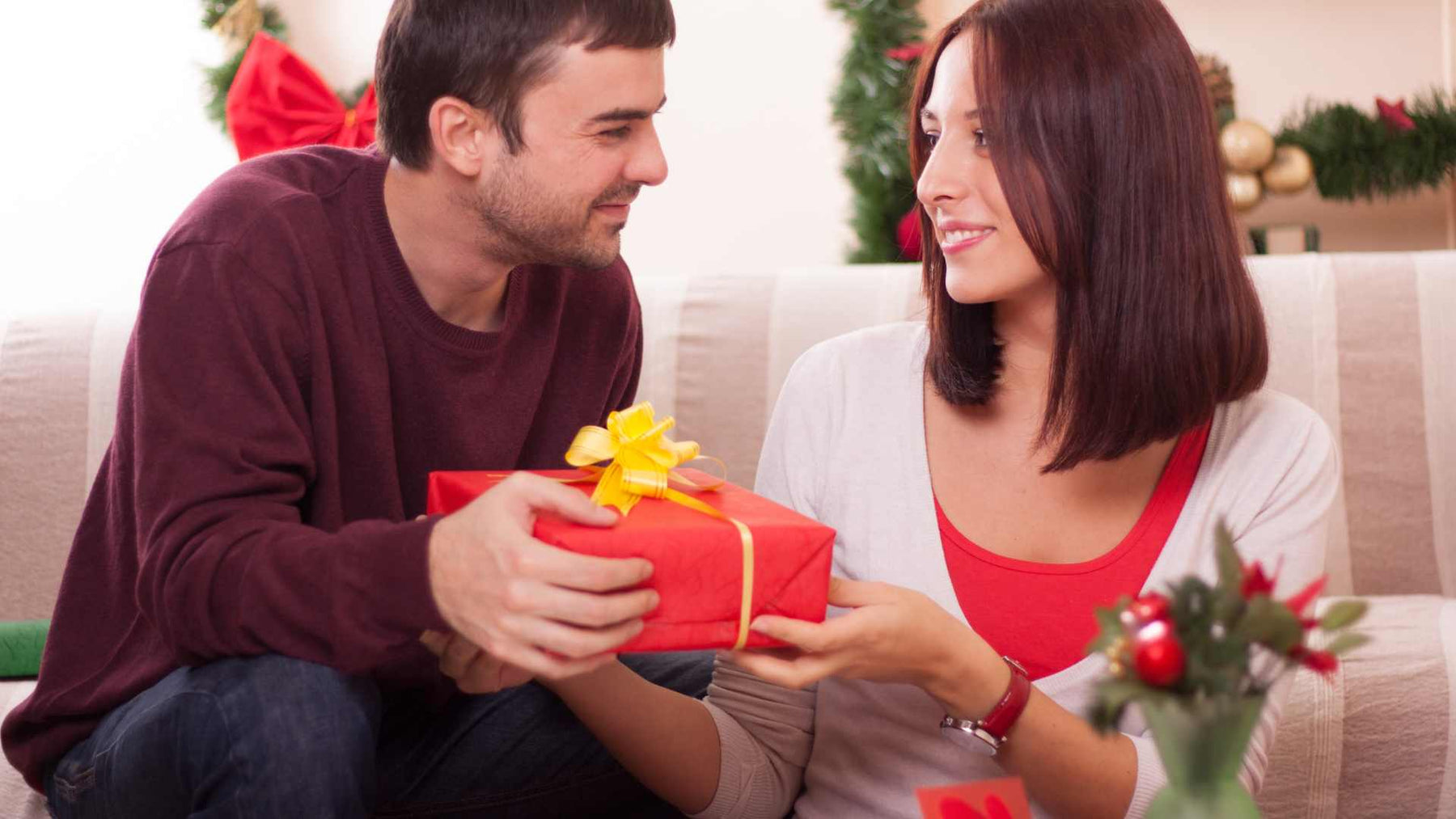 Luonnonkosmetiikkaa ja italialaista luksusta – parhaat joululahjat 2025