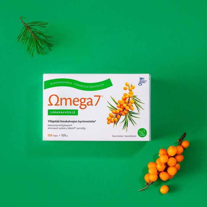 Kliinisesti tutkittu Omega7 SBA-kaksoistyrniöljykapseli limakalvoille. Omega-3, -6, -7 ja -9 -rasvahappoja optimaalisessa suhteessa. SBA24®-tyrniöljyn riittävät ja vakioidut A- ja E-vitamiinitasot takaavat tuotteen toimivuuden. Kehomme valmistaa tyrniöljyn beetakaroteenista A-vitamiinia, joka ylläpitää limakalvojen ja ihon hyvinvointia. E-vitamiini suojaa soluja oksidatiiviselta stressiltä